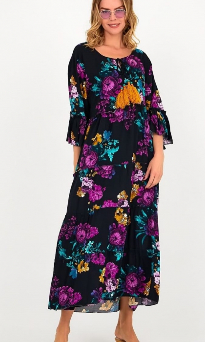 Rochie neagra cu volane si imprimeu flori mov, din vascoza