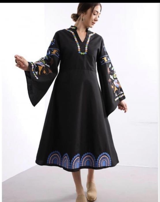 Rochie neagra din poplin de bumbac, cu maneci ample si broderie