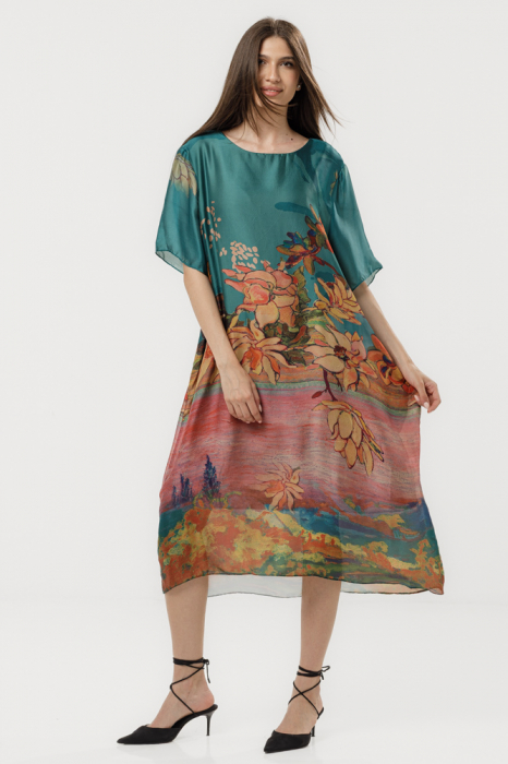 Rochie turcoaz eleganta satinata A-line cu croiala lejera si imprimeu floral in tonuri de roz-oranj