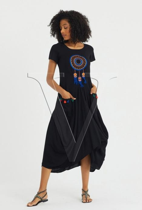 Rochie neagra in colturi cu broderie albastra dreamcatcher si ciucuri, din vascoza
