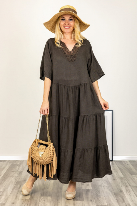 Rochie oversize cu volane si dantela la decolteu, din in maron ciocolata