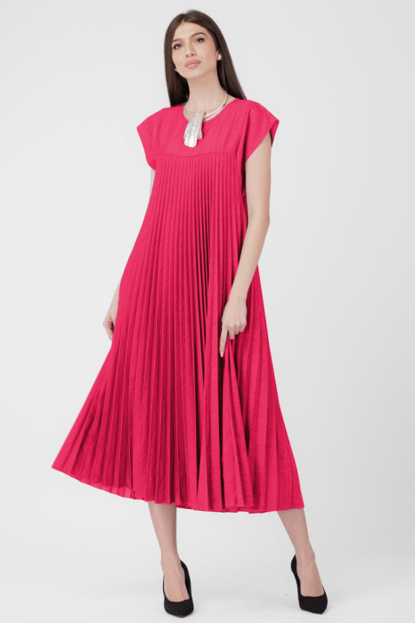 Rochie plisata  A-line lunga, material fin si usor creponat, fucsia