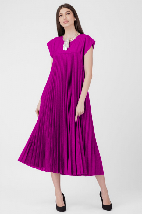 Rochie plisata  A-line lunga, material fin si usor creponat, magenta