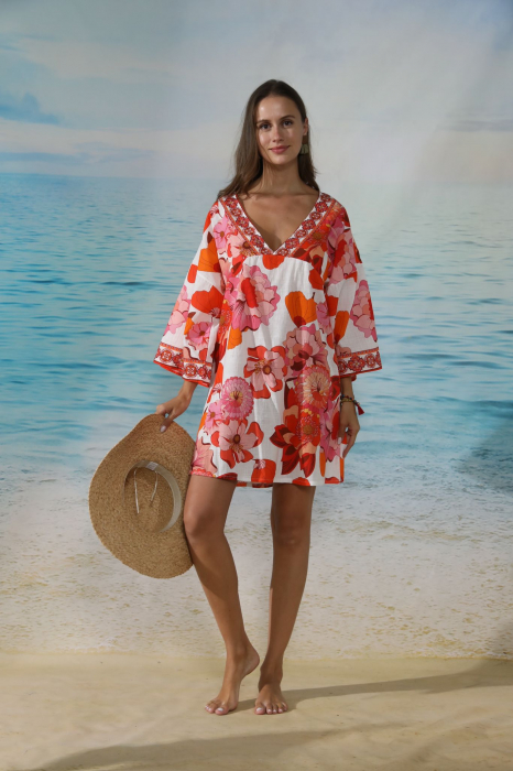 Rochie scurta de plaja din vascoza si bumbac, cu imprimeu floral rosu si roz