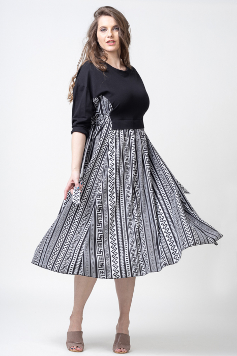 Rochie trendy cu imprimeu geometric alb-negru