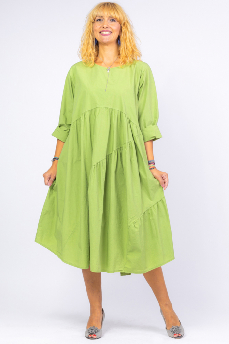 Rochie verde lime oversize, cu trei volane asimetrice, din poplin satinat