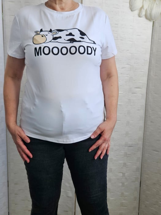 Tricou alb din bumbac cu imprimeu vacuta zen, marime mare