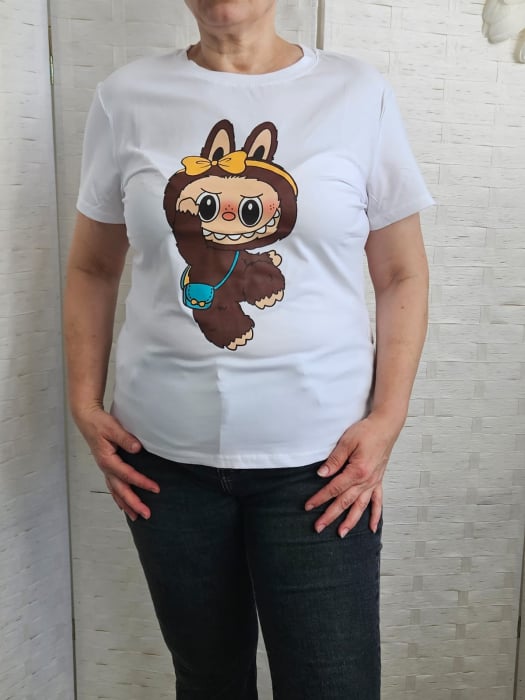 Tricou alb din bumbac cu imprimeu Labubu cu fundita, marime mare