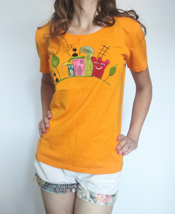 Tricou pictat manual cu pisicute si blocuri colorate