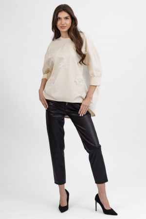 Bluze Casual - Bluza bej deschis din jerseu de bumbac cu aplicatii flori fine cu perlute albe, oversize