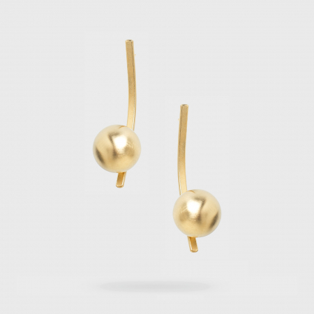 KATERINA VASSOU - Cercei lungi Vault cu bila, din alama placata cu cu aur de 24k