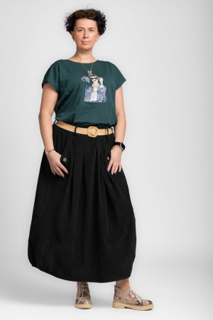 Fuste din Bumbac - Fusta lunga din catifea reiata, cu nasturi la buzunare si curea inclusa, neagra