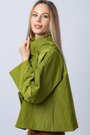 Jacheta scurta din tafta verde petrecuta in fata [1]