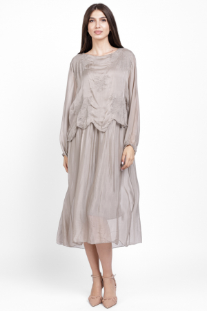 Rochii Elegante & Office - Rochie lunga bej, cu broderie florala si bordura, din matase si vascoza