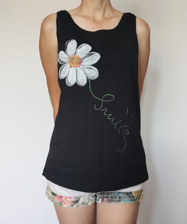 Tricouri Pictate Manual - Maiou negru ,pictat manual ,cu margareta și mesaj Smile