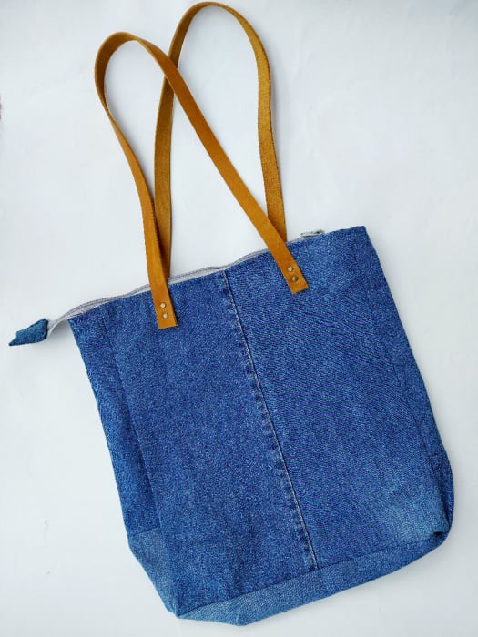 Geanta handmade de umar jeans reciclat multicolora alba [5]