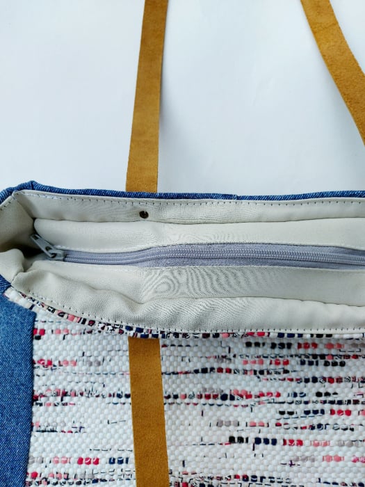 Geanta handmade de umar jeans reciclat multicolora alba [3]