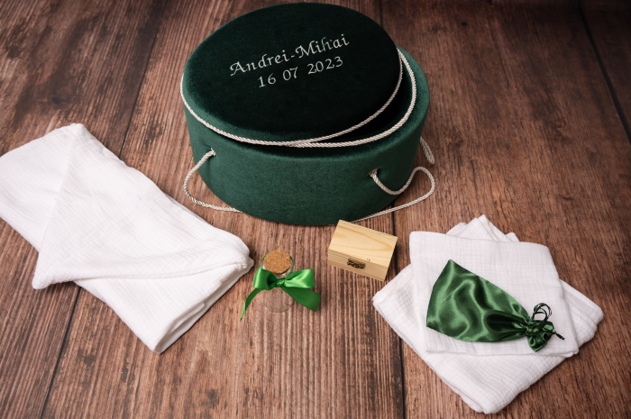 Trusou botez Luxury Green + costum botez Safari [5]