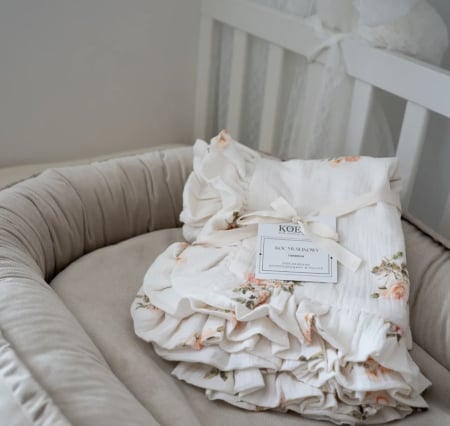 Camera bebelusului - Paturica flori