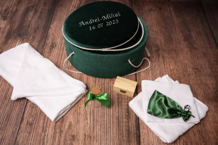 Trusou botez Luxury Green + costum botez Safari [4]