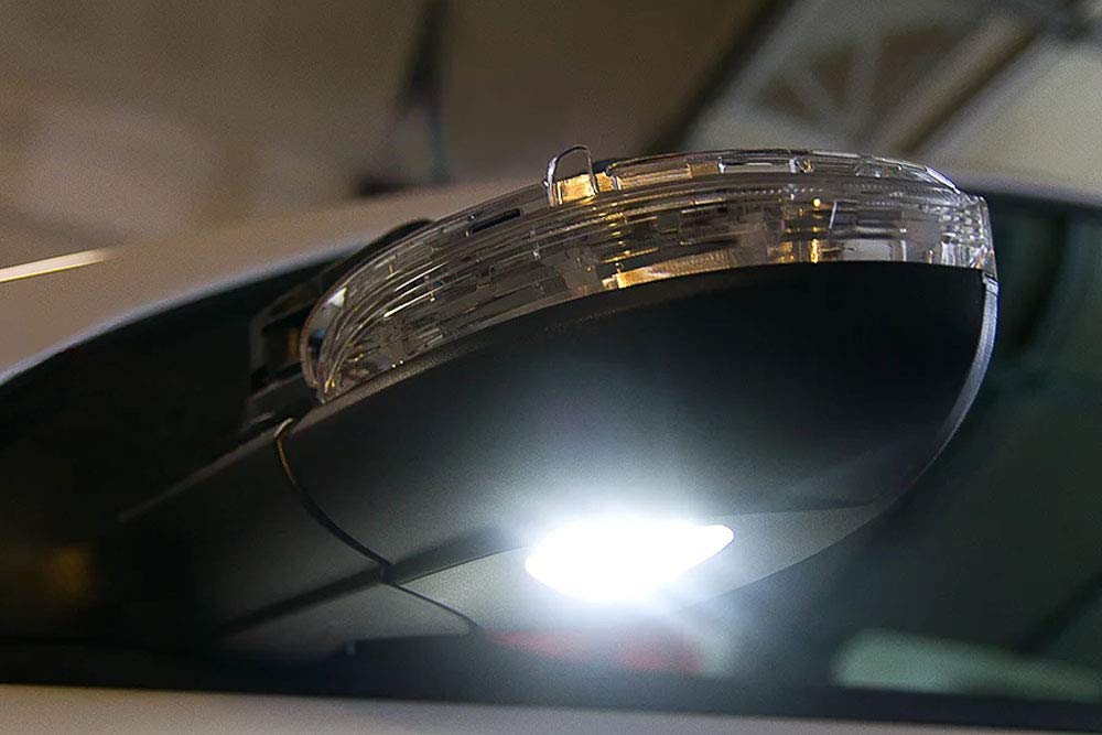 Transformă Aspectul și Performanța Mașinii Tale cu Lampi LED Perimetru de la SiriusMag