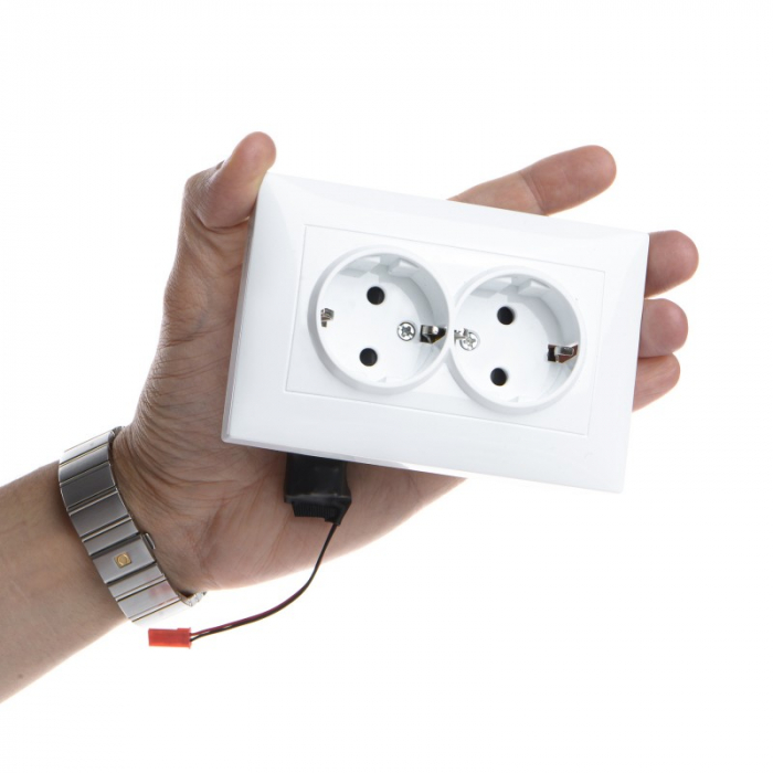 Double socket with built-in GSM spy mic [4]