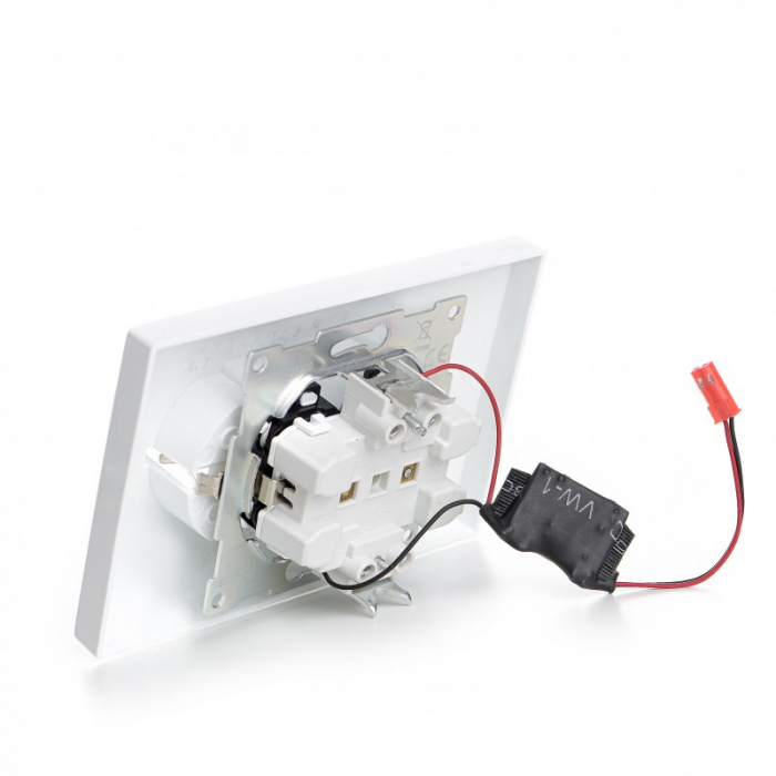 Double socket with built-in GSM spy mic [3]