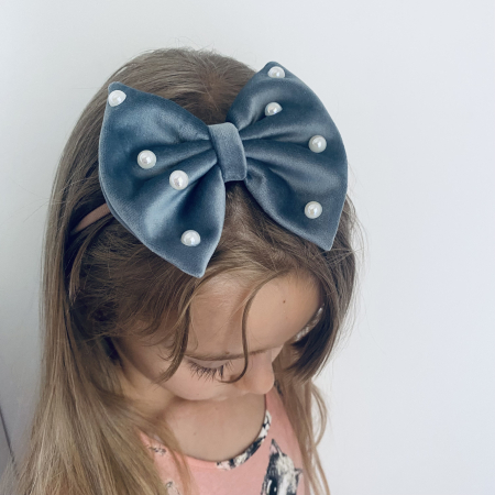 Zoe Blue Bow & Pearls [1]