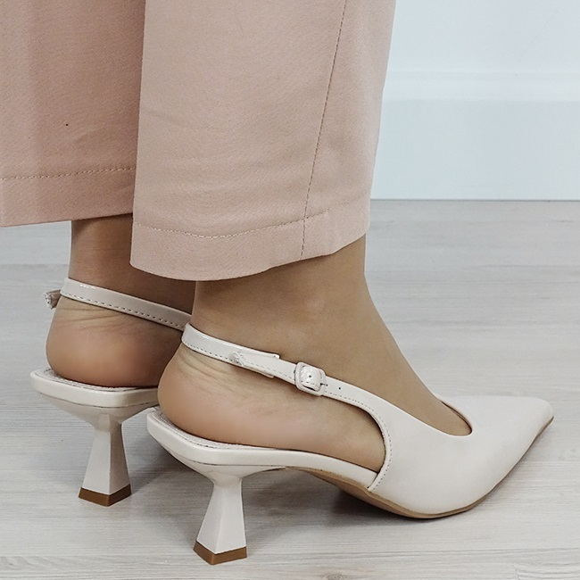 Pantofi bej de lac cu toc mic 5552 01 [5]