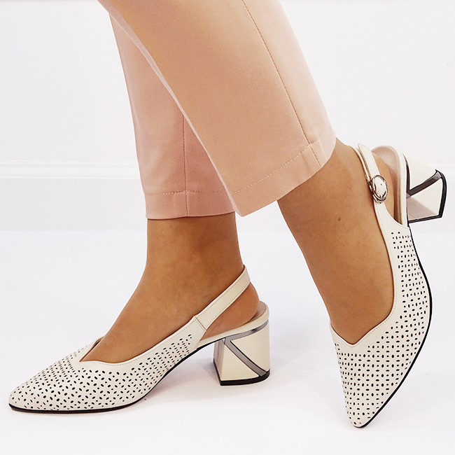 Pantofi crem perforati din piele naturala BY6885-3 01 [2]