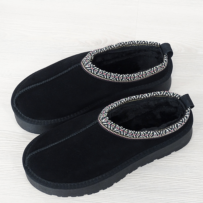 Papuci negrii cu model traditional W5886 116 [7]