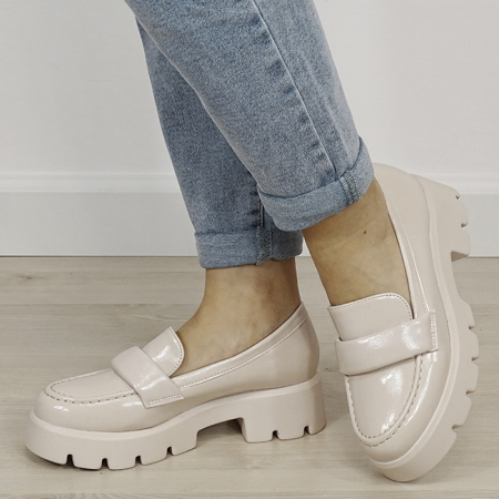 Noutati - Mocasini bej lacuiti de tip loafers MO-6 01