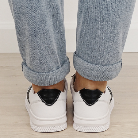 Sneakersi albi cu detalii negre din piele naturala 5088 M7 [3]