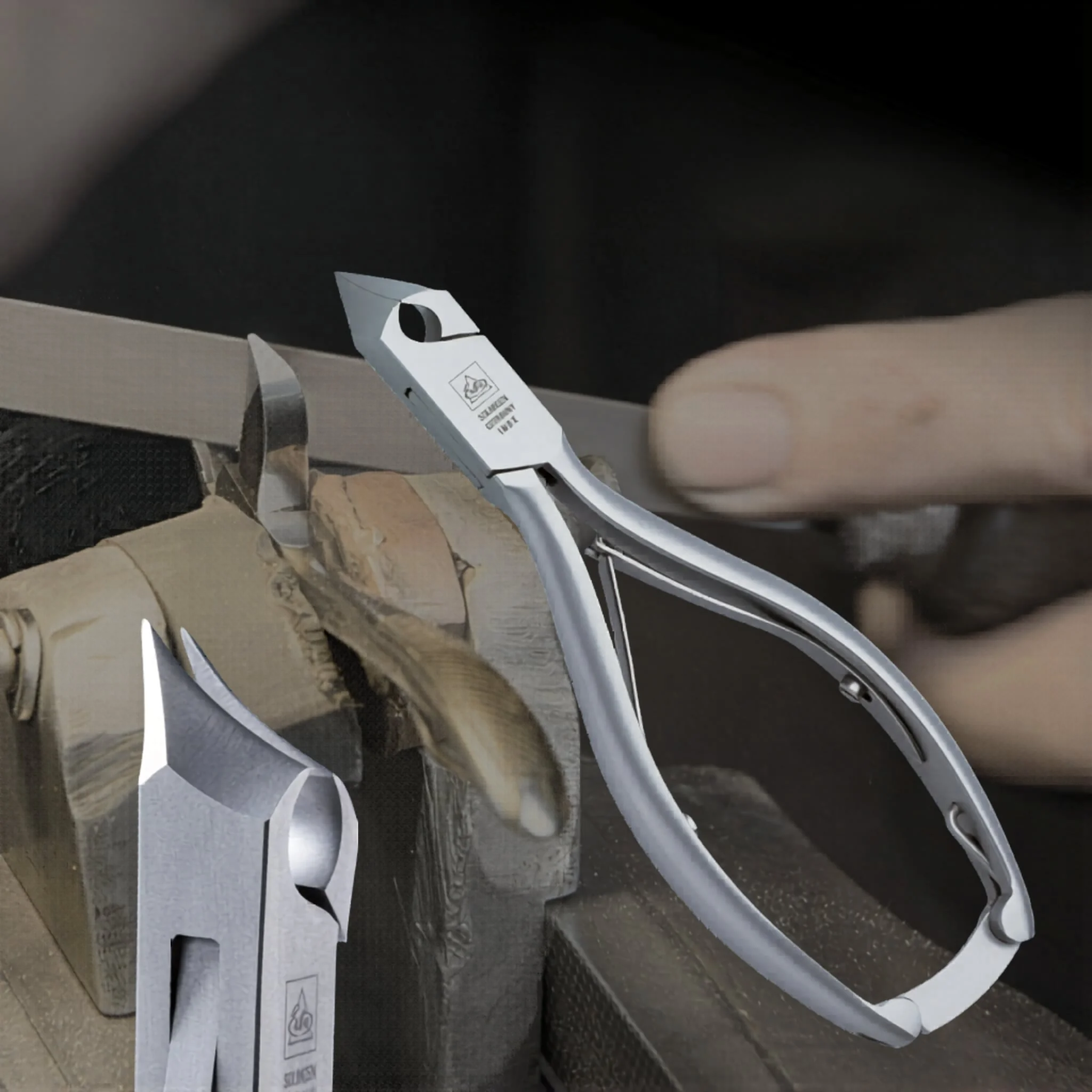 clesti-profesionali-unghii-groase-picioare-solingen