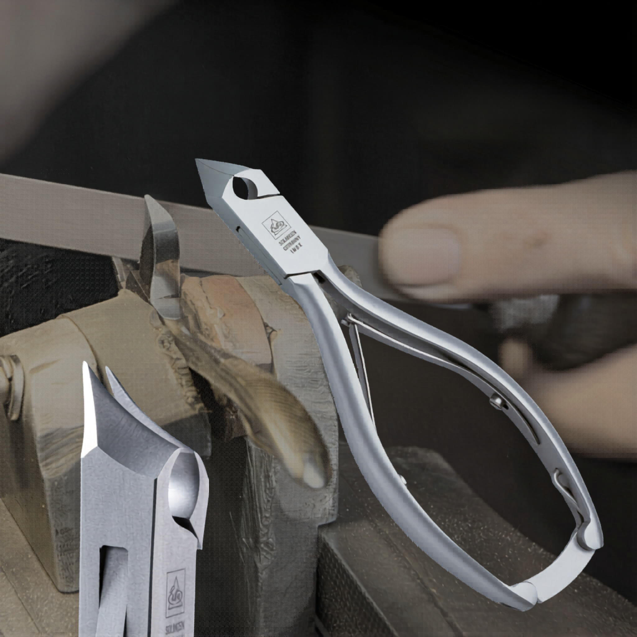 clesti-profesionali-unghii-groase-picioare-solingen