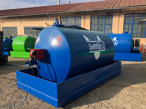 Rezervor suprateran 9000 litri cu pompa Cube 56 - albastru [2]