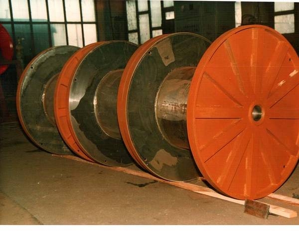 Tamburi metalici si bobine pentru infasurare conductori, cabluri si sarme [15]