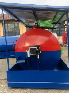 Rezervor suprateran 9000 litri cu copertină și pompă CUBE 70 electronica [1]