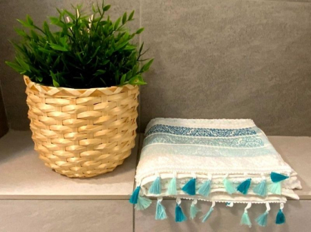 TEXTILE PENTRU BAIE - prosop de fata ciucuri