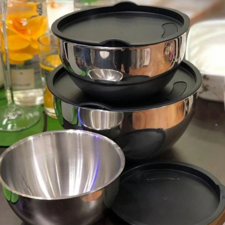 Recipiente inox cu capace si razatoare