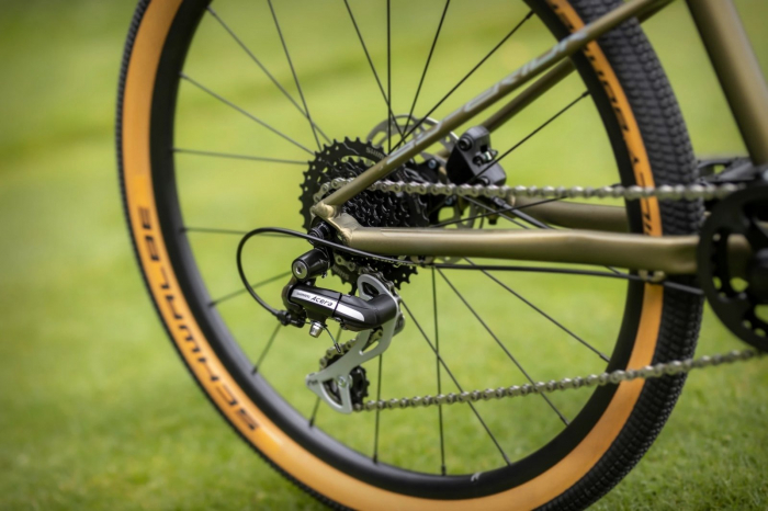 Bicicleta MTB-HT 24" SUPERIOR F.L.Y., cadru aluminiu 11", frane hidraulice, manete secventiale, 8 viteze, olive [5]