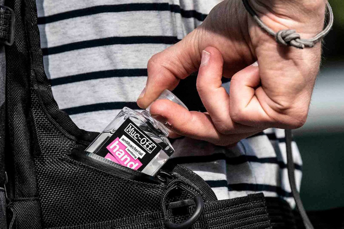 Dezinfectant pentru maini MUC-OFF Antibacterial Sanitising Hand Gel 120ml [3]