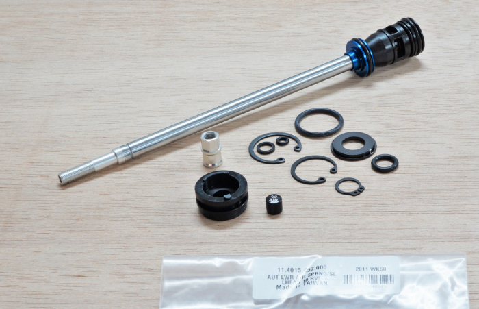 Lower Air Spring Assembly (140Mm) & Seal Head, Air U-Turn - 2010 Revelation [2]