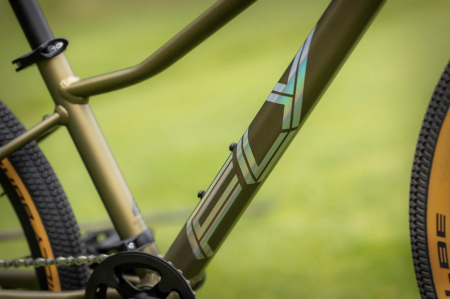 Bicicleta MTB-HT 24" SUPERIOR F.L.Y., cadru aluminiu 11", frane hidraulice, manete secventiale, 8 viteze, olive [3]