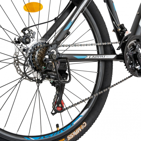 Bicicleta MTB-HT Carpat, Shimano Tourney TZ500D, 21 viteze, Roti 26 Inch, Cadru Aluminiu 6061, Frane pe Disc, Carpat CSC26/58C, Negru cu Design Albastru/Alb [6]