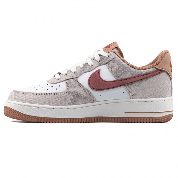 Nike Air Force 1 '07 LV8 EMB [2]