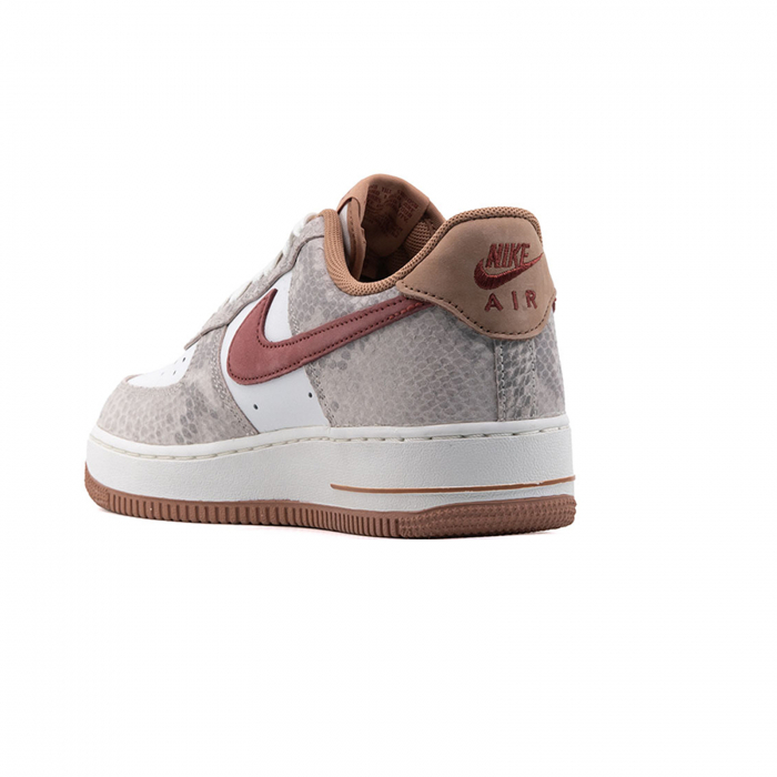 Nike Air Force 1 '07 LV8 EMB [4]