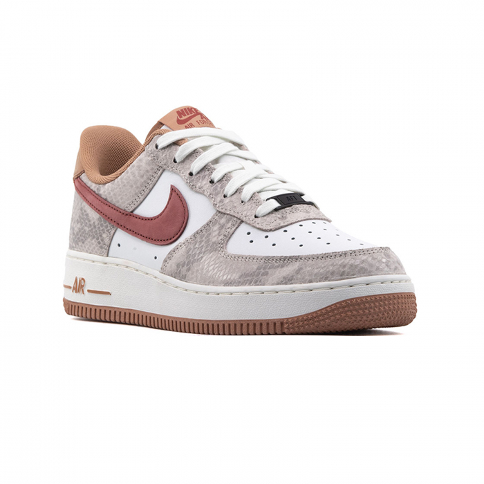 Nike Air Force 1 '07 LV8 EMB [3]
