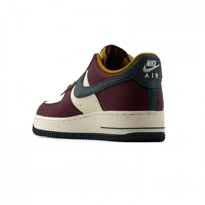 Nike Air Force 1 '07 LV8 [4]
