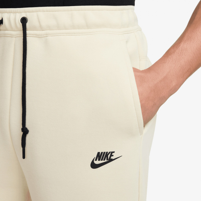 M NK TECH FLC SHORT [4]